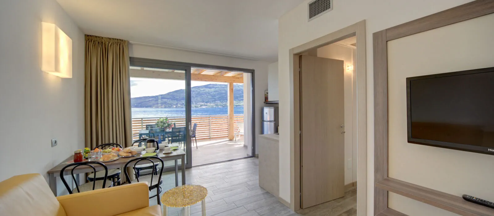 TRILO LAGO LAKE VIEW